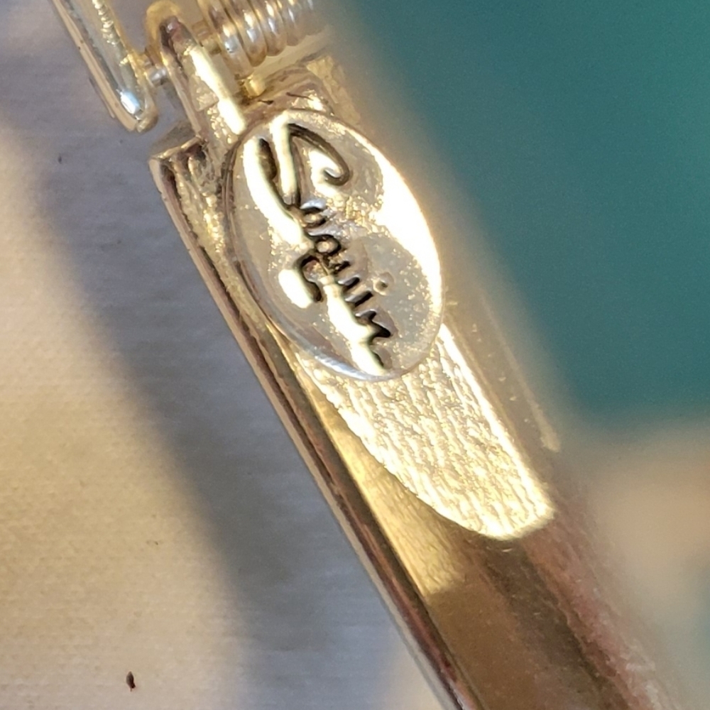 Sequin View 5